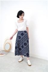 White square neck blouse in elastic hem waist