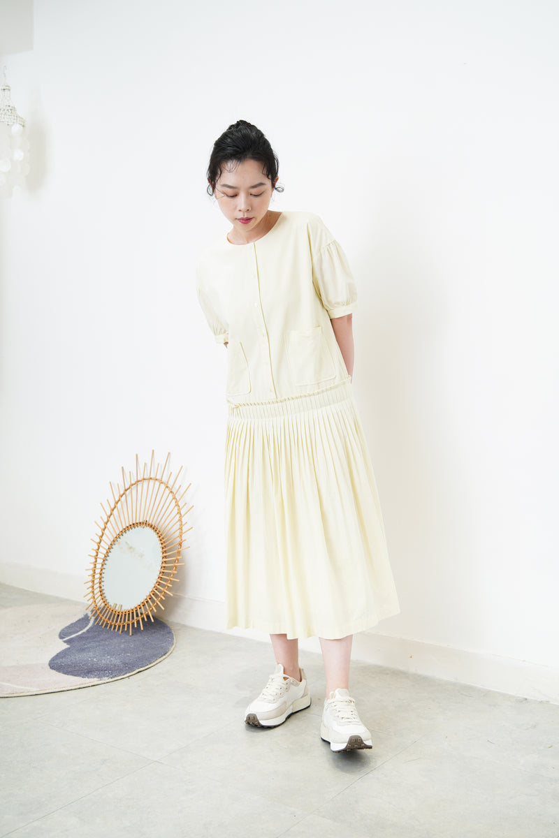 Pastel yellow pleats dress w/ pockets