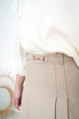 Beige pleats skirt w/ detail thin belt