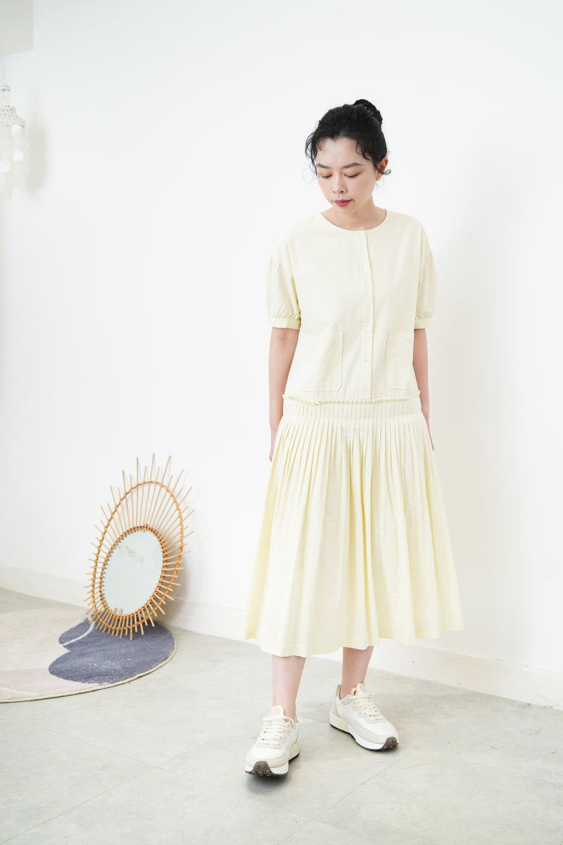 Pastel yellow pleats dress w/ pockets