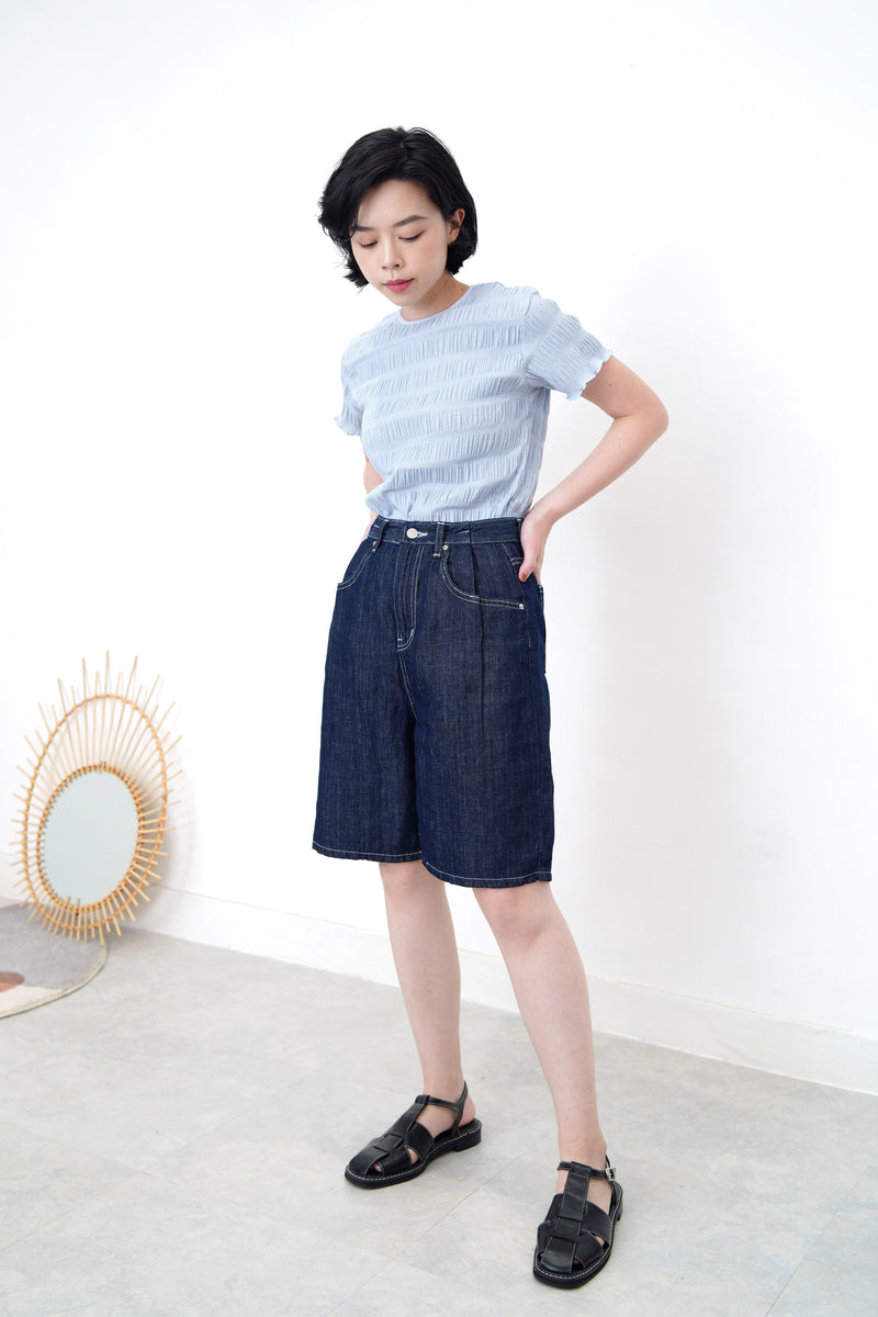 Navy denim short w/ outline stitch