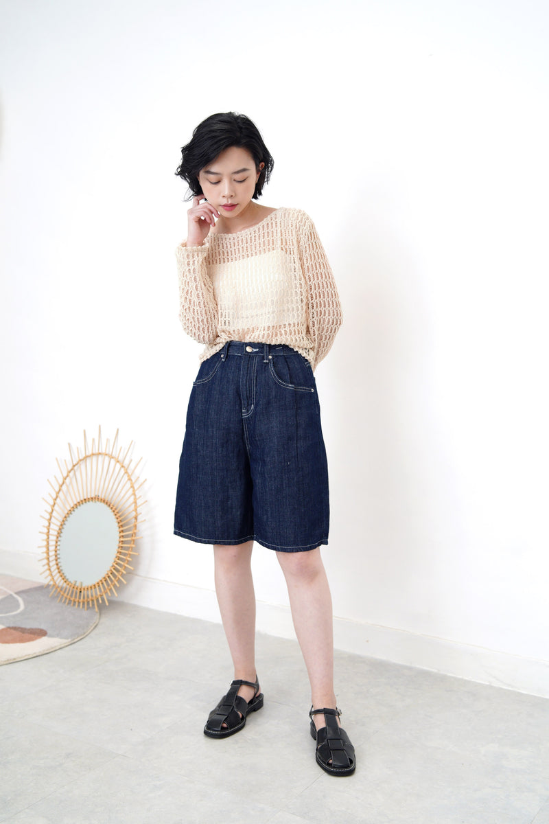 Navy denim short w/ outline stitch