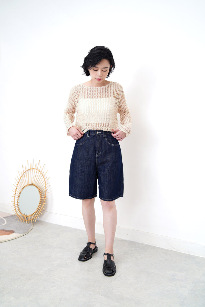 Navy denim short w/ outline stitch