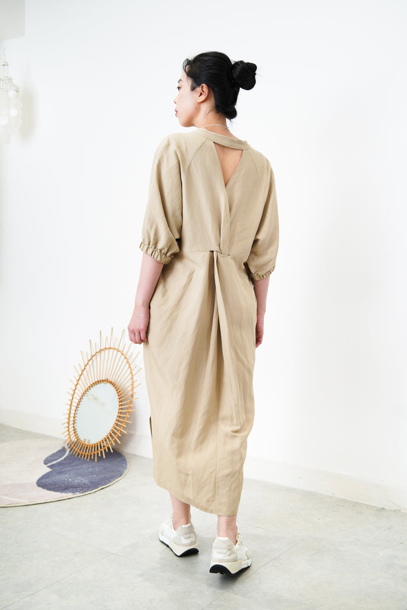Sand 2 ways one piece in knot detail back