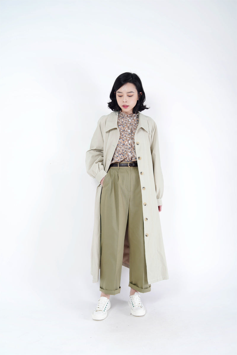 Khaki pleats trousers in elastic waist