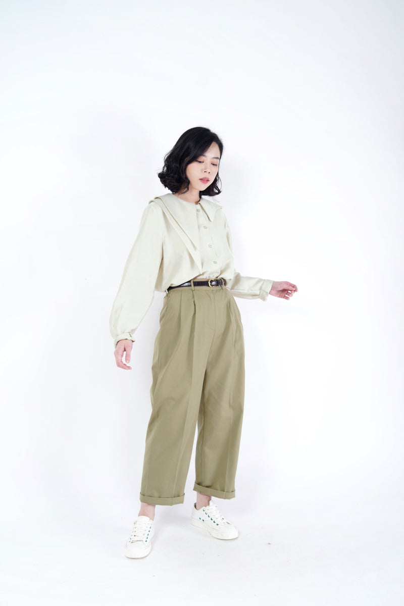 Khaki pleats trousers in elastic waist