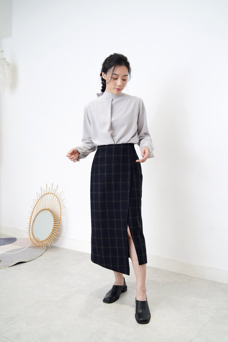 Grey shirt blouse w/ stand collar ribbon