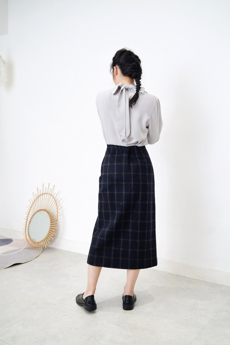 Grey shirt blouse w/ stand collar ribbon