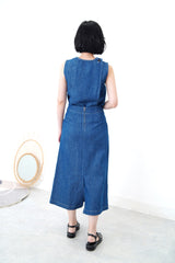 Blue denim skirt w/ outlined stitching
