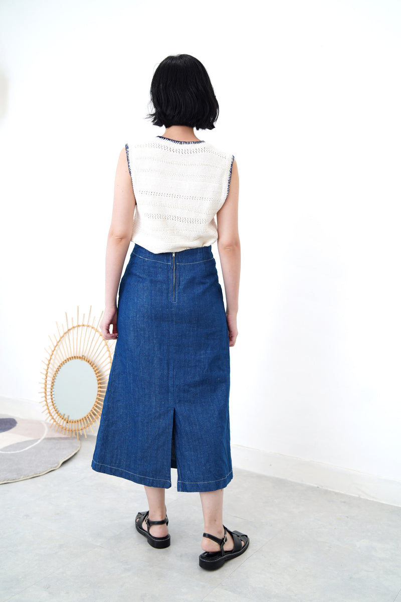 Blue denim skirt w/ outlined stitching