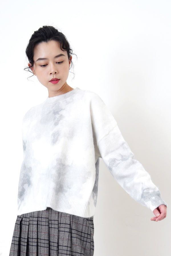 White soft knit sweater in ink print