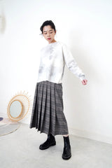 White soft knit sweater in ink print