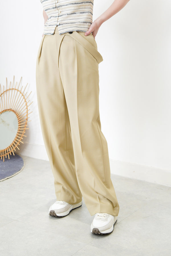 Beige high quality trousers w/ strap details