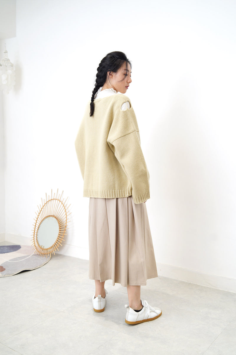 Lemon loose cut sweater w/ ripped details