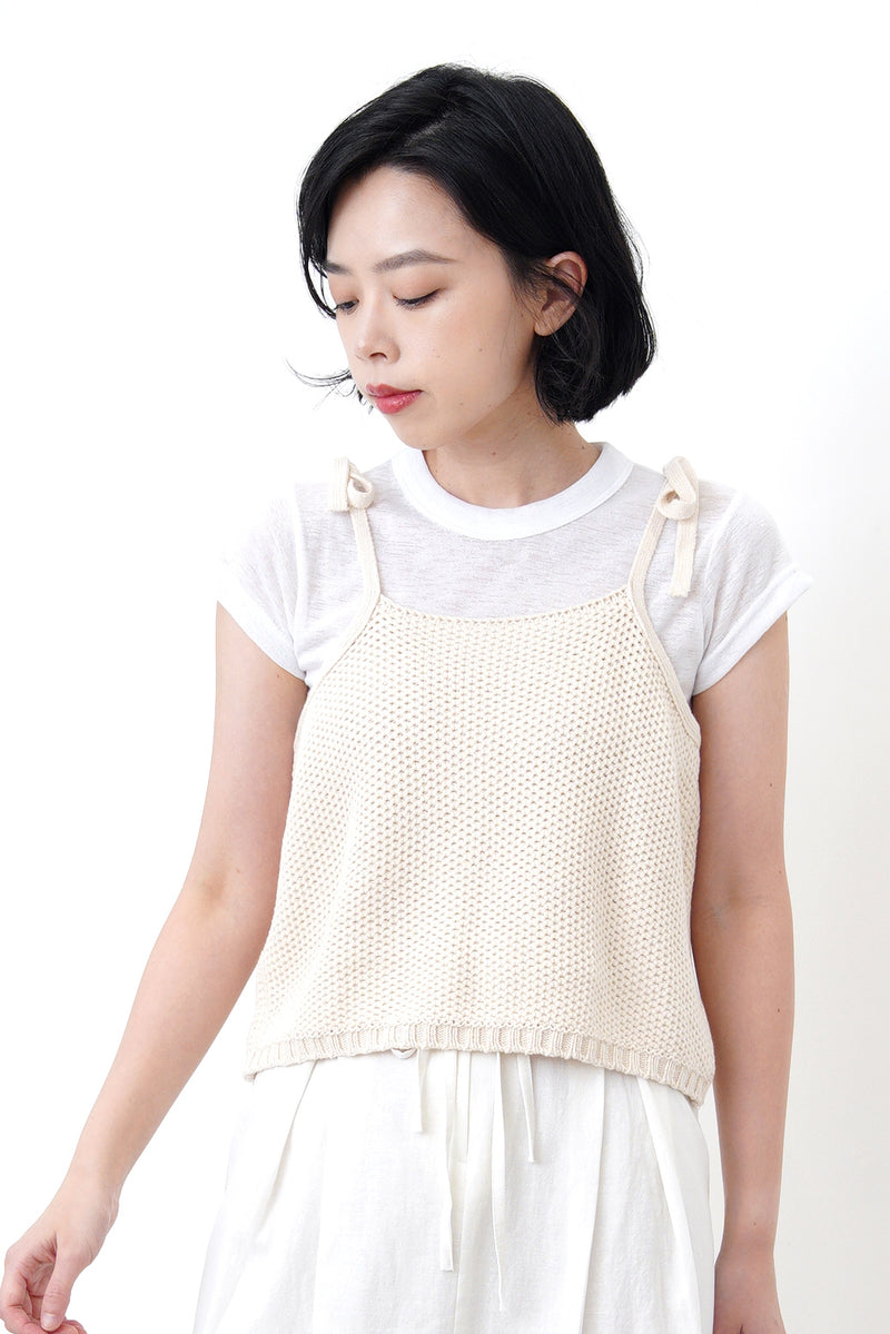 White basic tee top