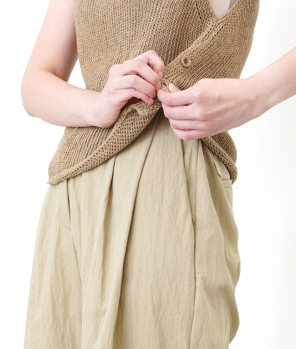 Bronze knit vest w/ buttons split hem