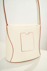 Outlined vintage style leather bag