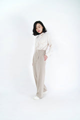 Sand straight cut trousers in waist drawstrings