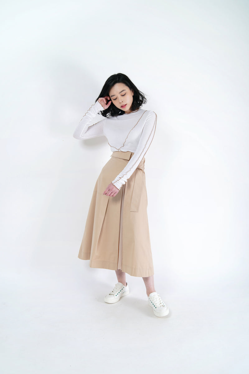 Beige a line buckle skirt w/ pleats layering