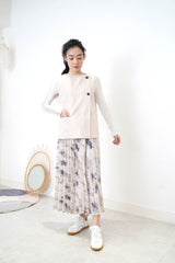 Ivory pleats skirt in brush stroke print