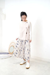 Ivory pleats skirt in brush stroke print