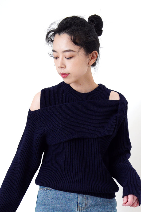 Navy sweater in cross straps cutting