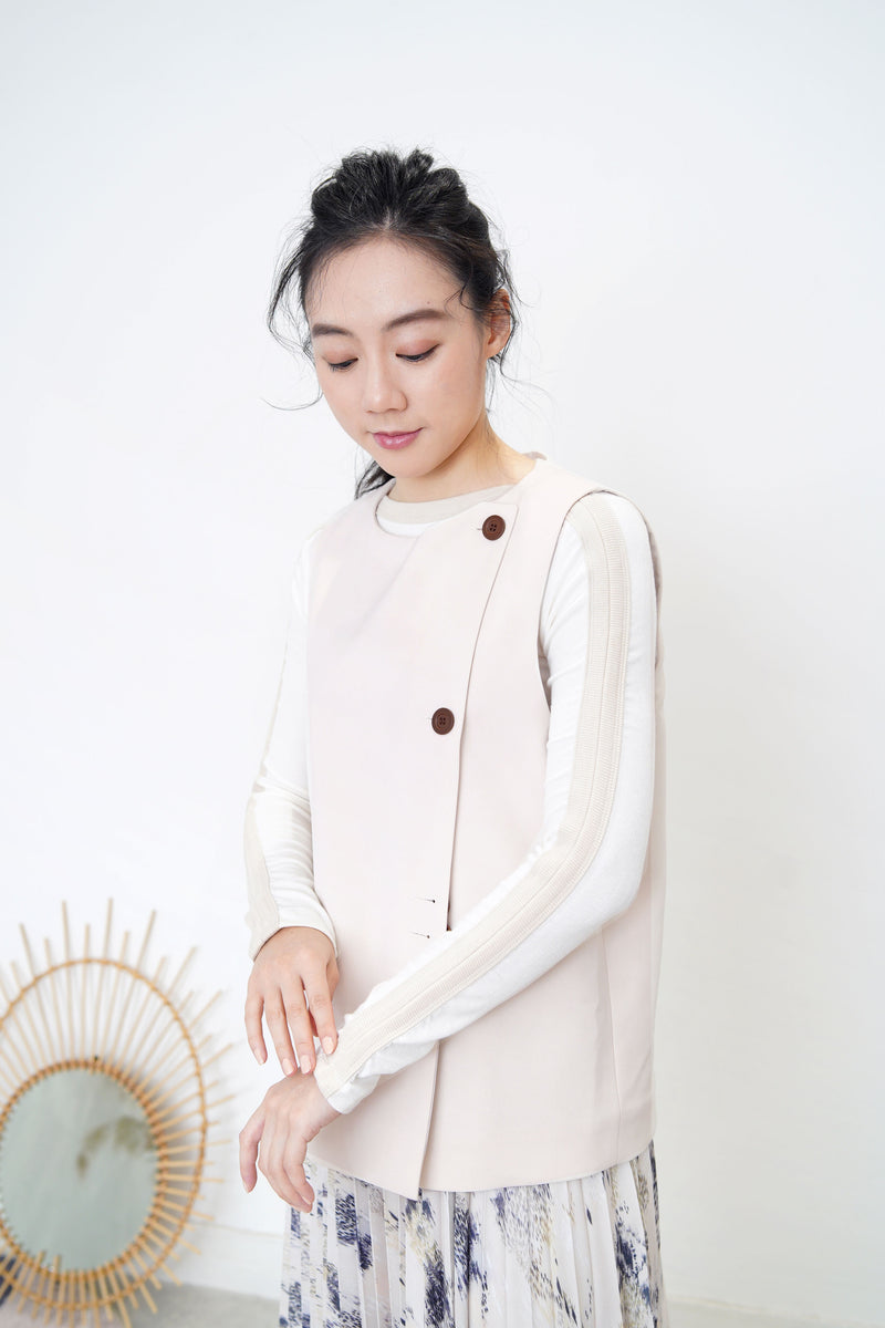 Nude premium buttons vest
