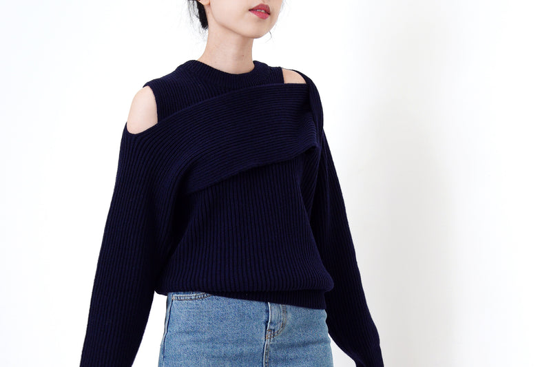 Navy sweater in cross straps cutting