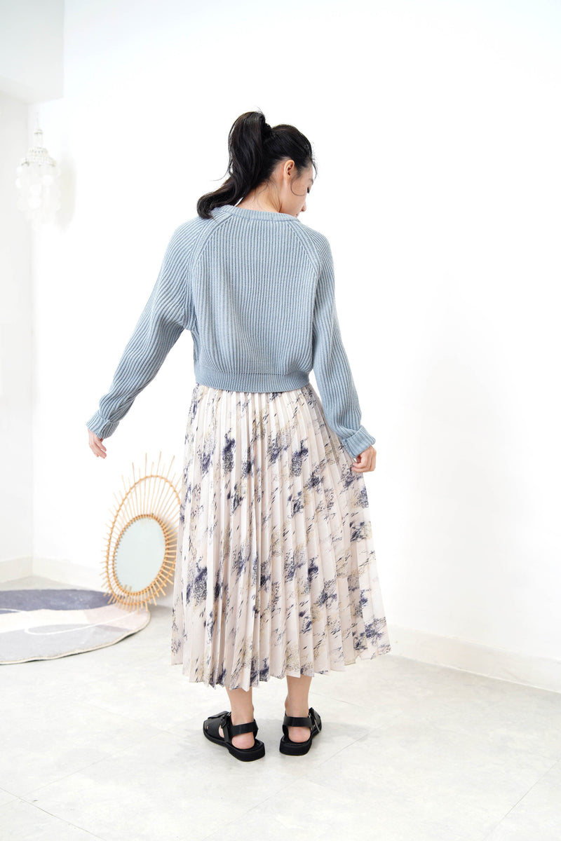 Ivory pleats skirt in brush stroke print