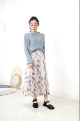 Ivory pleats skirt in brush stroke print