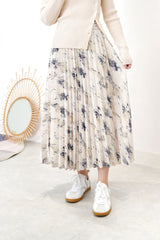 Ivory pleats skirt in brush stroke print