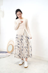 Ivory pleats skirt in brush stroke print