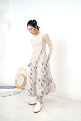 Ivory pleats skirt in brush stroke print