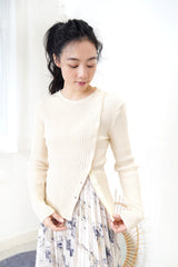 Ivory pleats skirt in brush stroke print