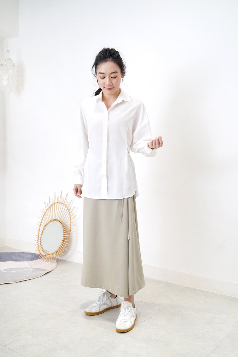 White premium shirt w/ waist strap