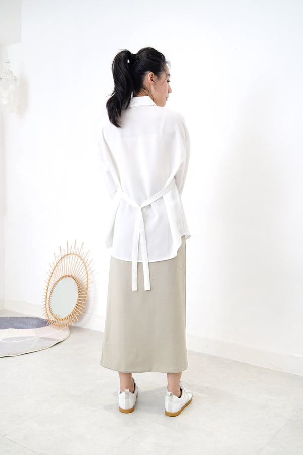 White premium shirt w/ waist strap