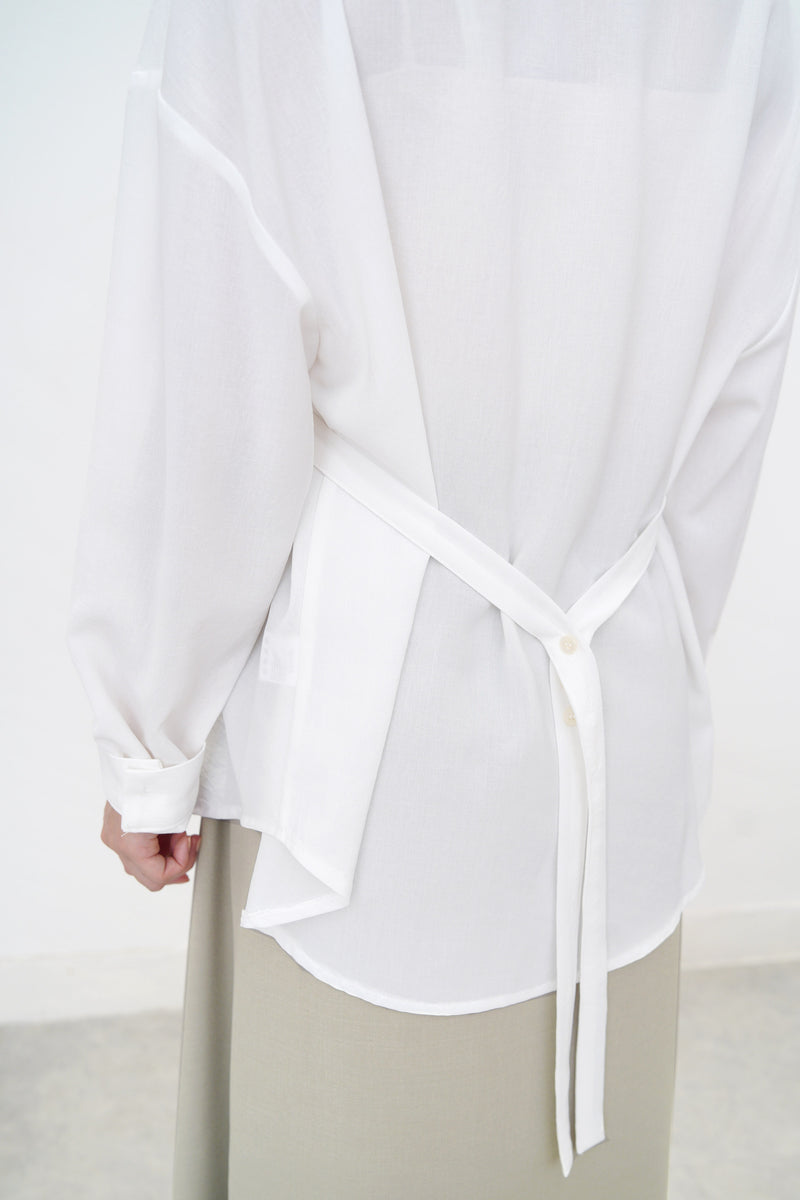 White premium shirt w/ waist strap