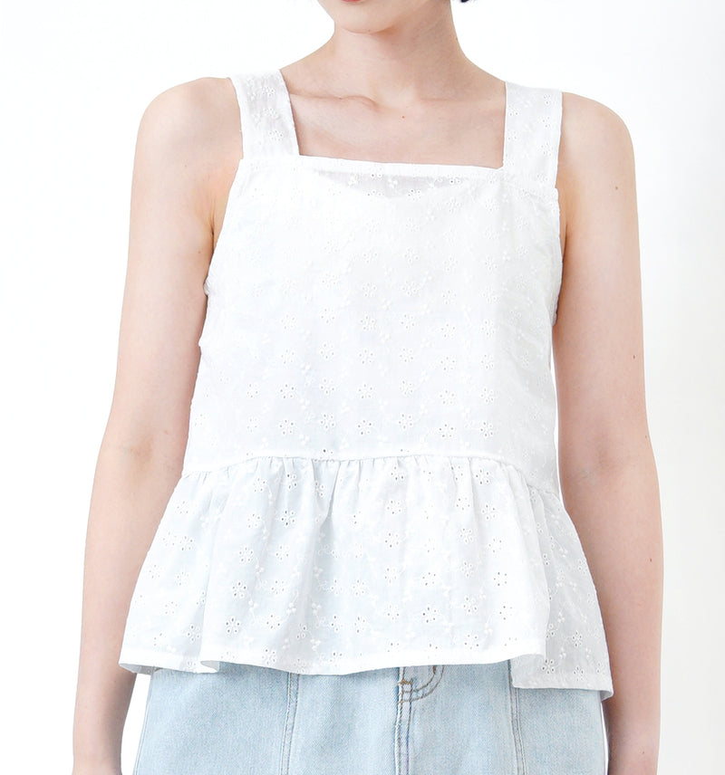 White square neck vest in embroidery pattern