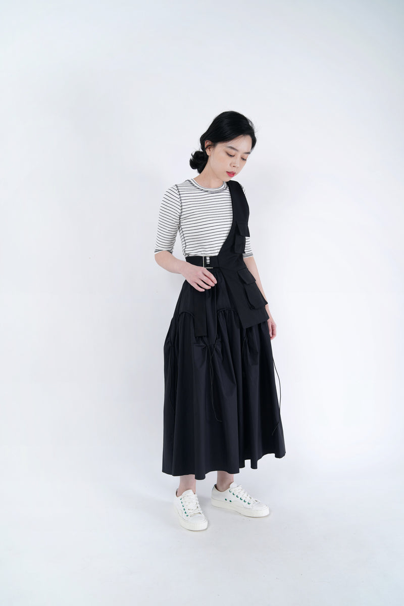 Black flare skirt in drawstring details