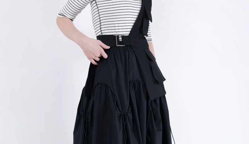 Black flare skirt in drawstring details