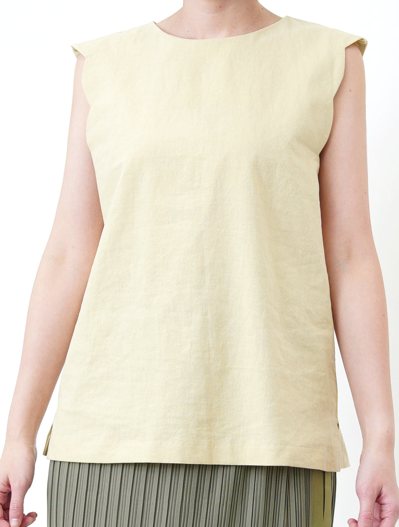 Beige scallop vest
