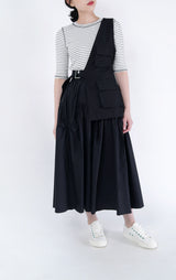 Black flare skirt in drawstring details