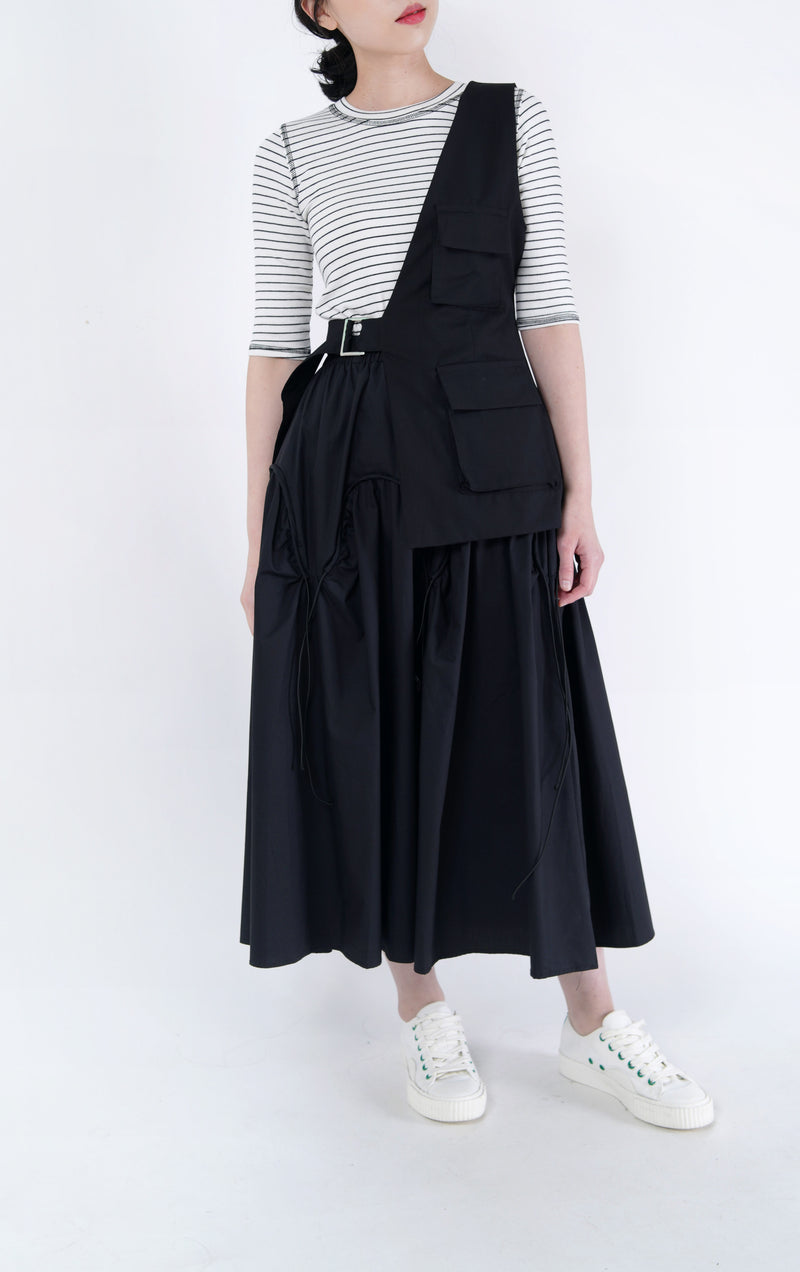 Black flare skirt in drawstring details