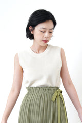 Ivory minmal knit vest
