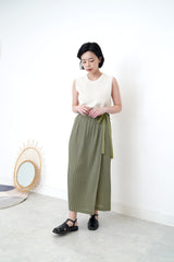 Ivory minmal knit vest