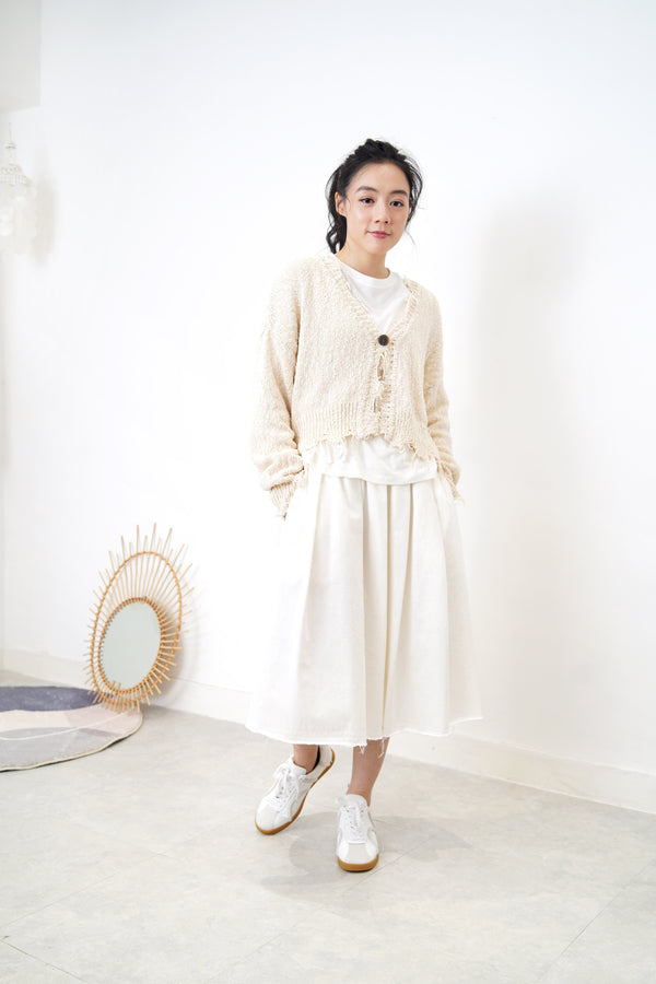 White A cut flare skirt in fringe trimming