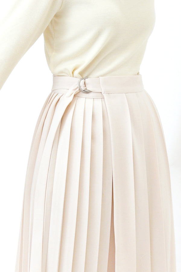Cream double pleats skirt in wrap style