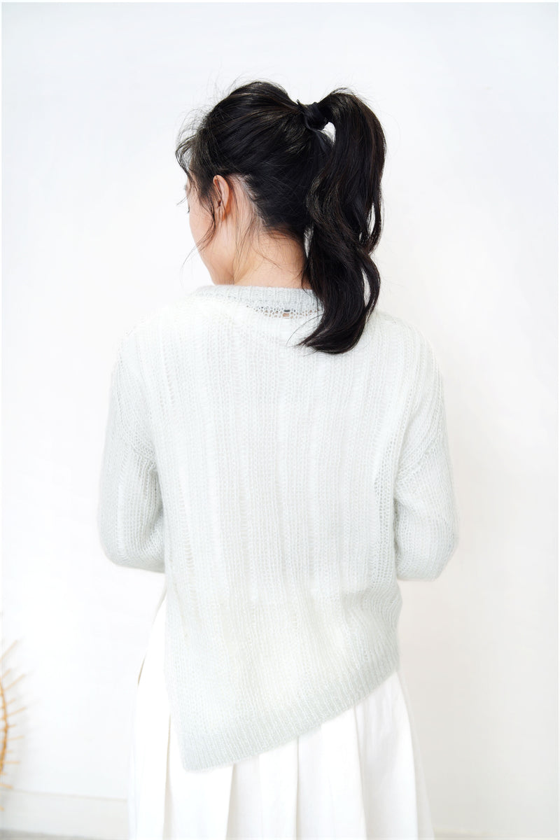 Light grey premium soft sweater in asy. hem