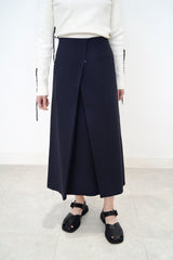 Navy A shape pleats skirt w/ stitch details