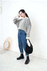V neck sweater in navy stripes texture